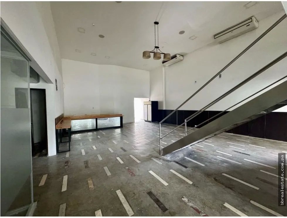 Alquiler de Local - Edificio comercial en Bella vista, Calle Uruguay