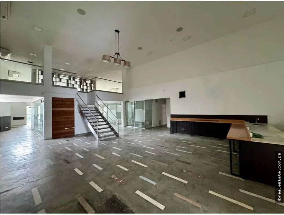Alquiler de Local - Edificio comercial en Bella vista, Calle Uruguay