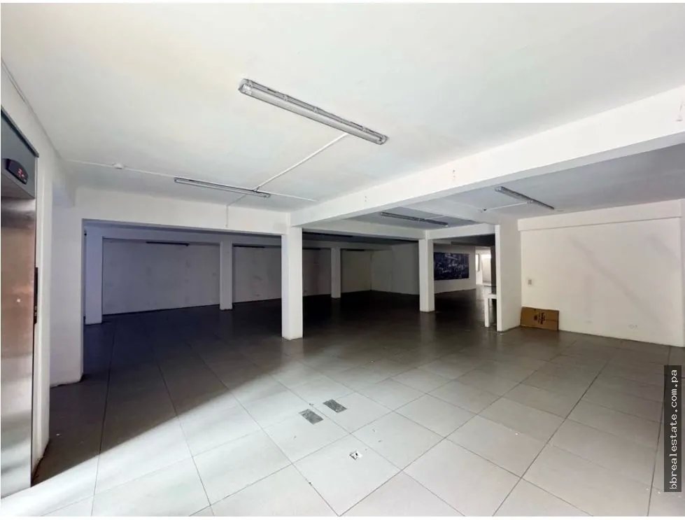Alquiler de Local - Edificio comercial en Bella vista, Calle Uruguay