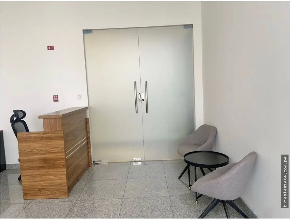 Alquiler de oficina en Bella Vista, Edificio Hábitat