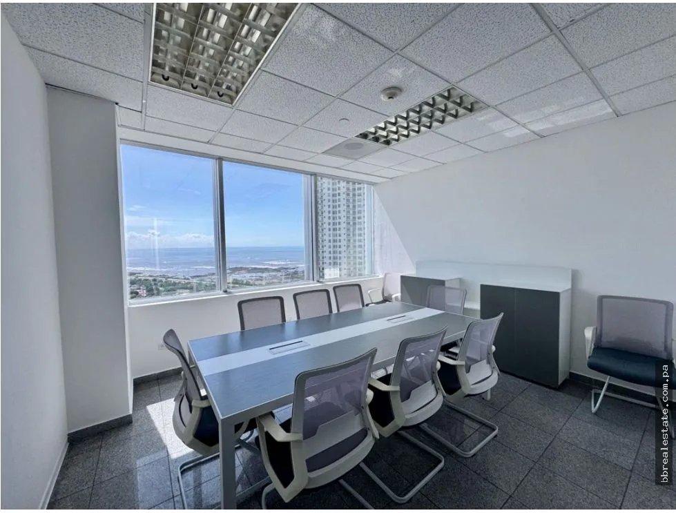 Alquiler de oficina en Torre las Américas, Punta Pacífica.
