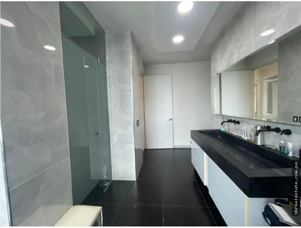 Apartment for sale in Punta Pacifica