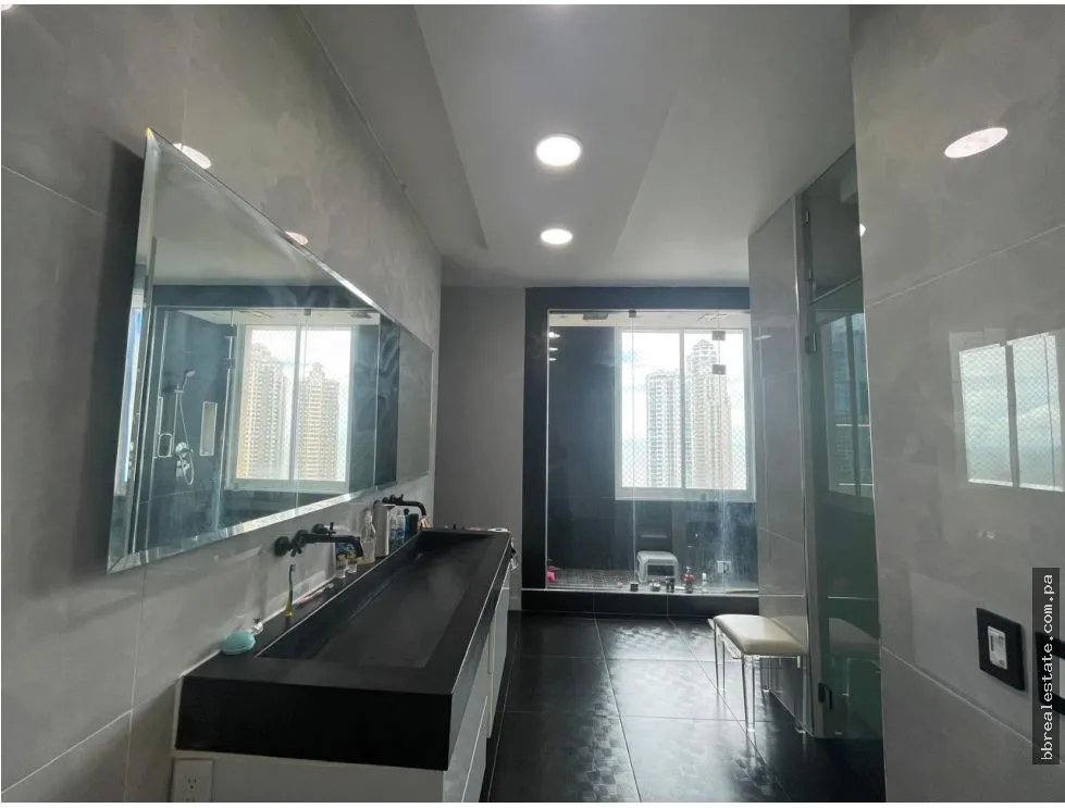 Apartment for sale in Punta Pacifica