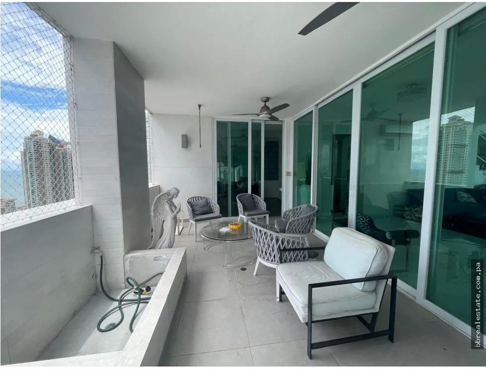 Apartment for sale in Punta Pacifica