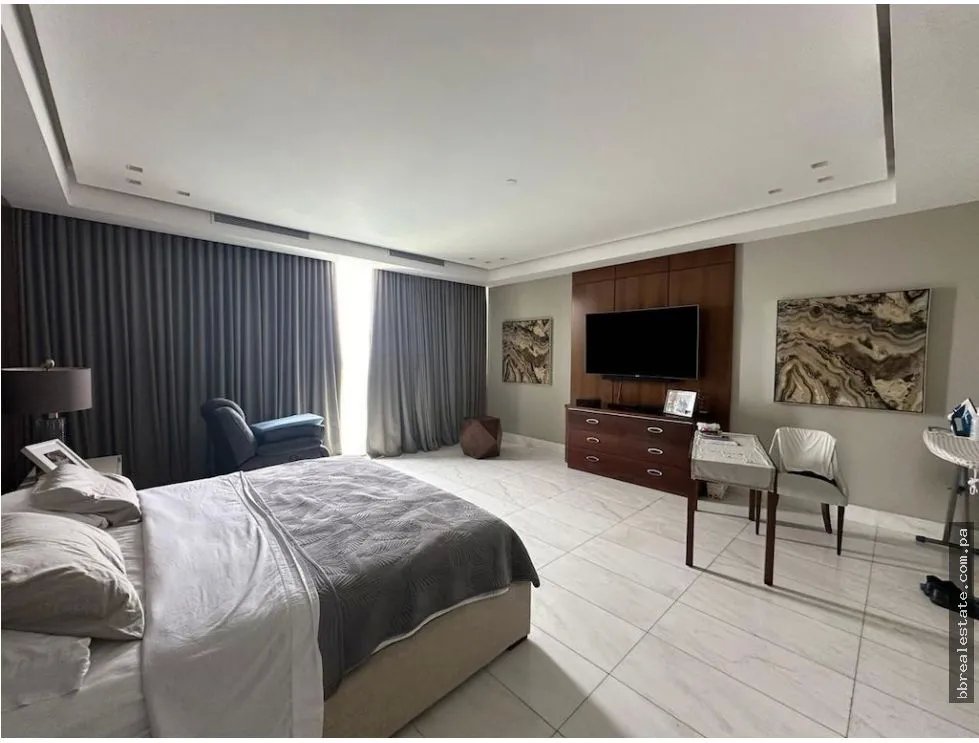Apartment for sale in Punta Pacifica