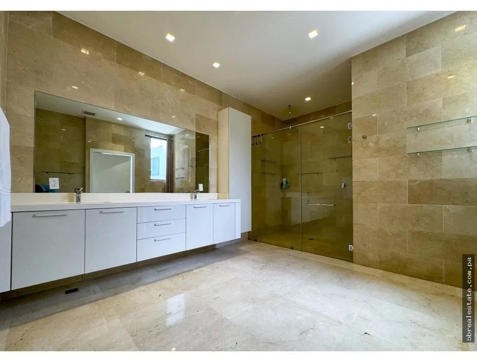 Apartment for sale in Punta Pacifica