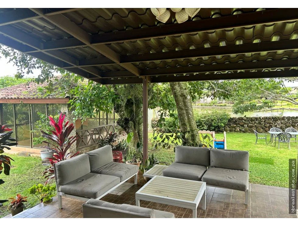 Venta de casa en Los Molinos, Boquete
