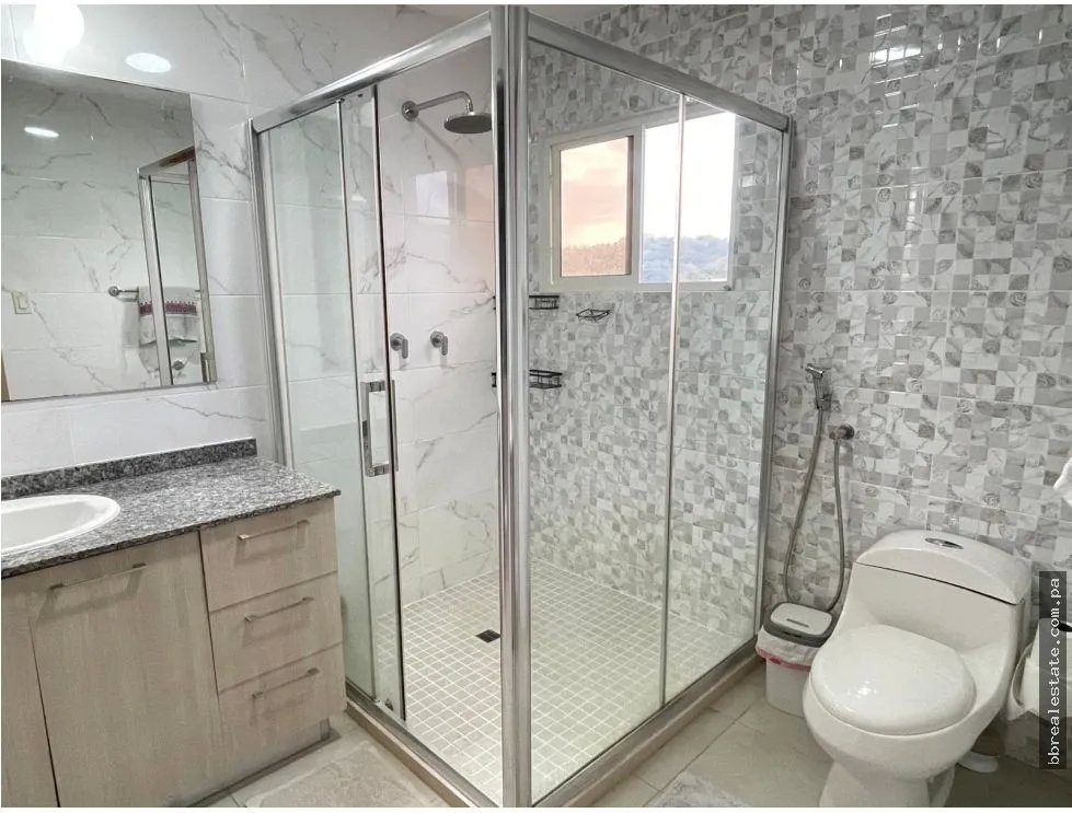 Venta de Casa en Urb. Vallarta, Brisas del Golf