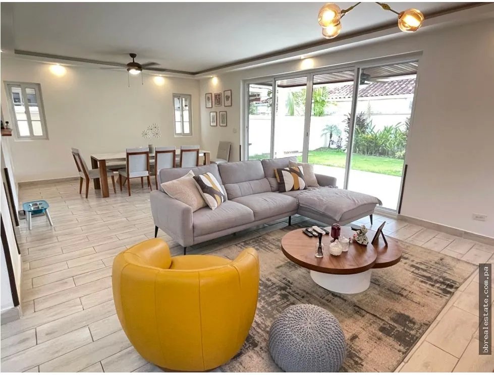 Venta de Casa unifamiliar en Villa Valencia, Costa Sur