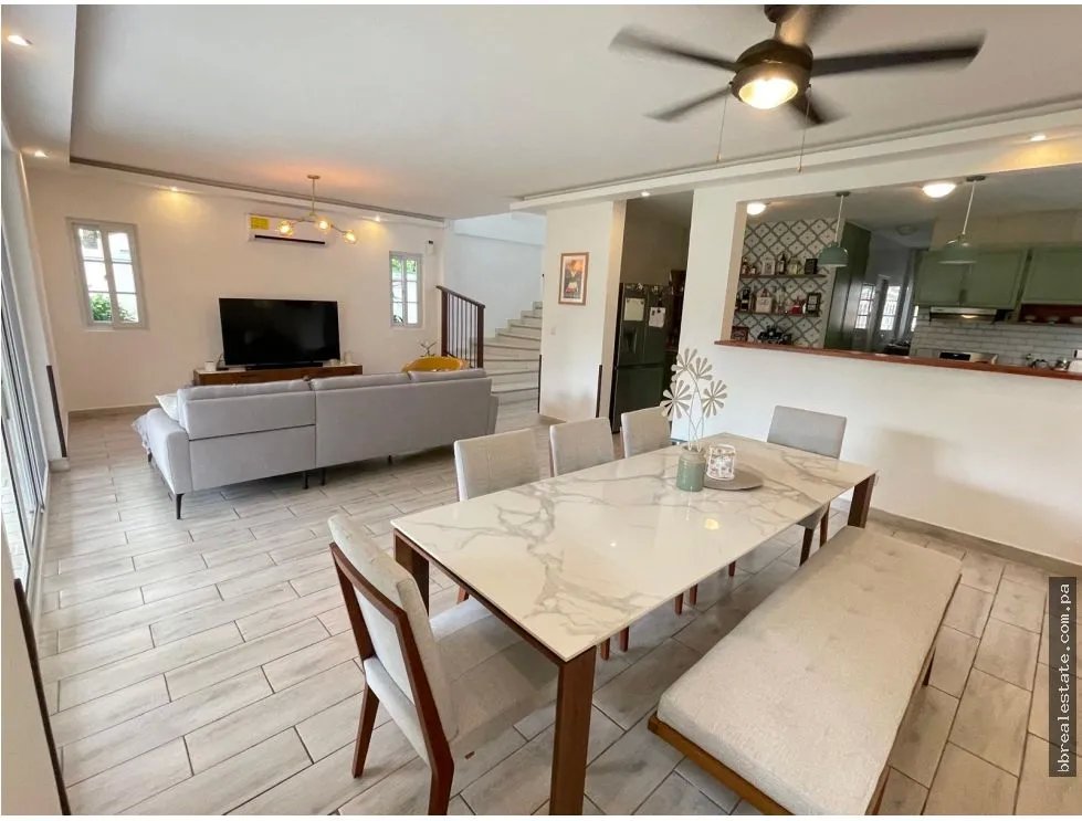 Venta de Casa unifamiliar en Villa Valencia, Costa Sur
