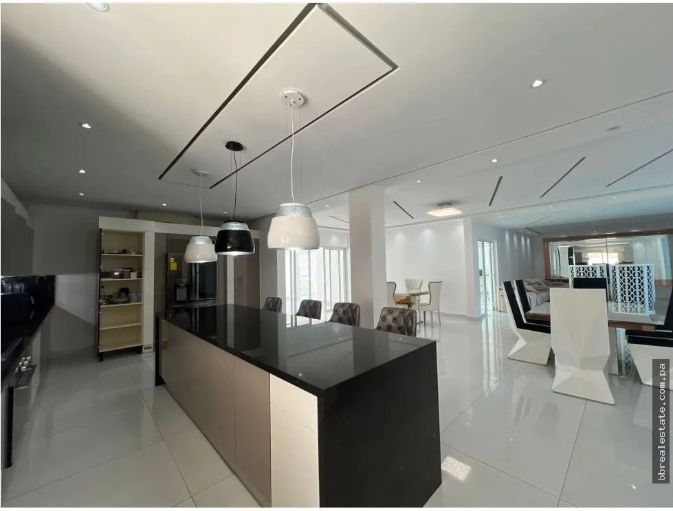 Venta de Casa en Costa del Este, Residencial Begonias