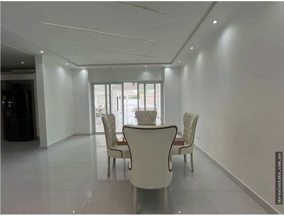 Venta de Casa en Costa del Este, Residencial Begonias