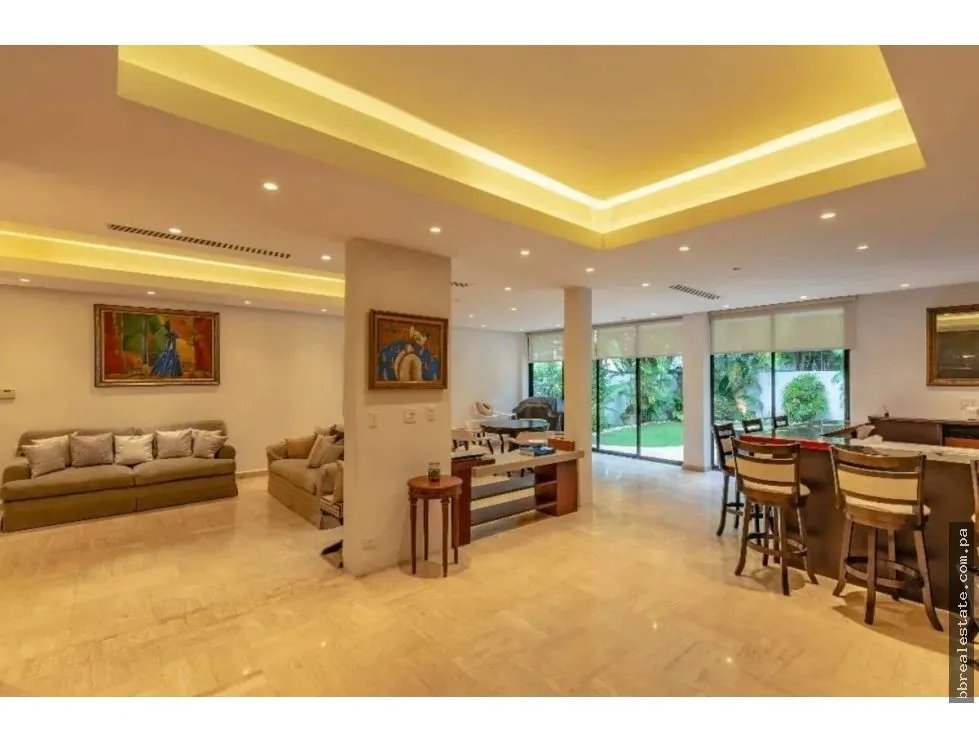 Se vende casa en Obarrio - Residencia o Comercial