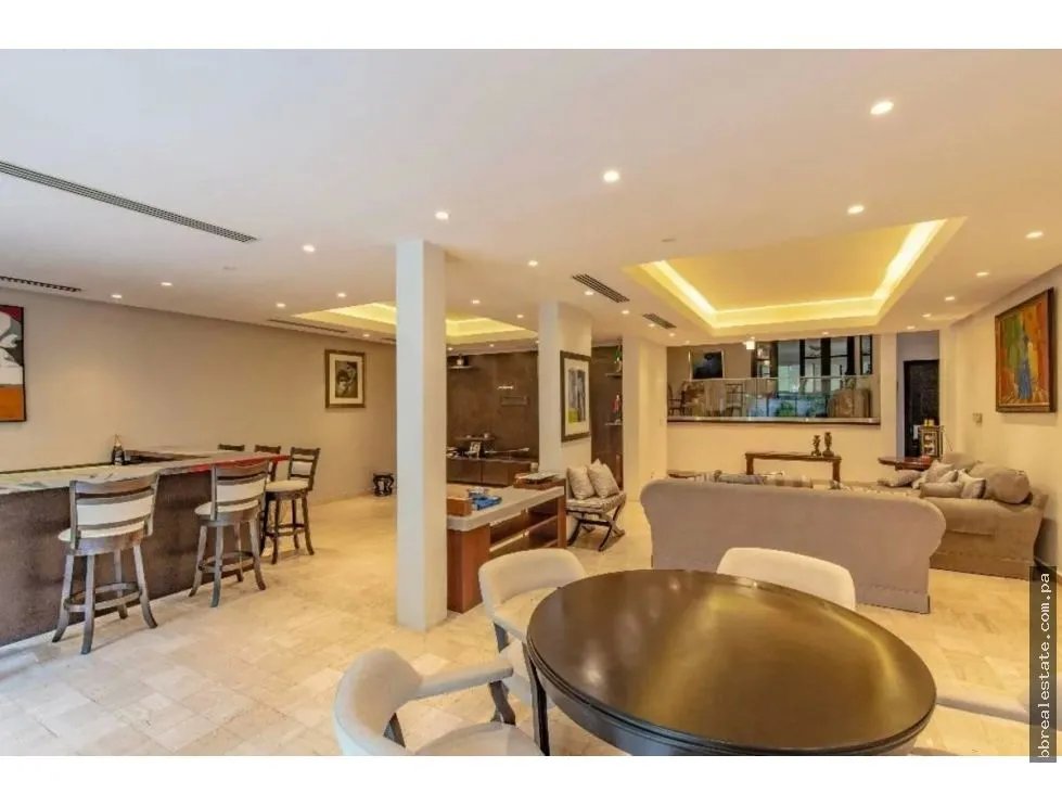 Se vende casa en Obarrio - Residencia o Comercial