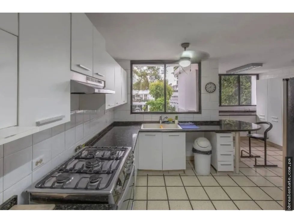 Se vende casa en Obarrio - Residencia o Comercial