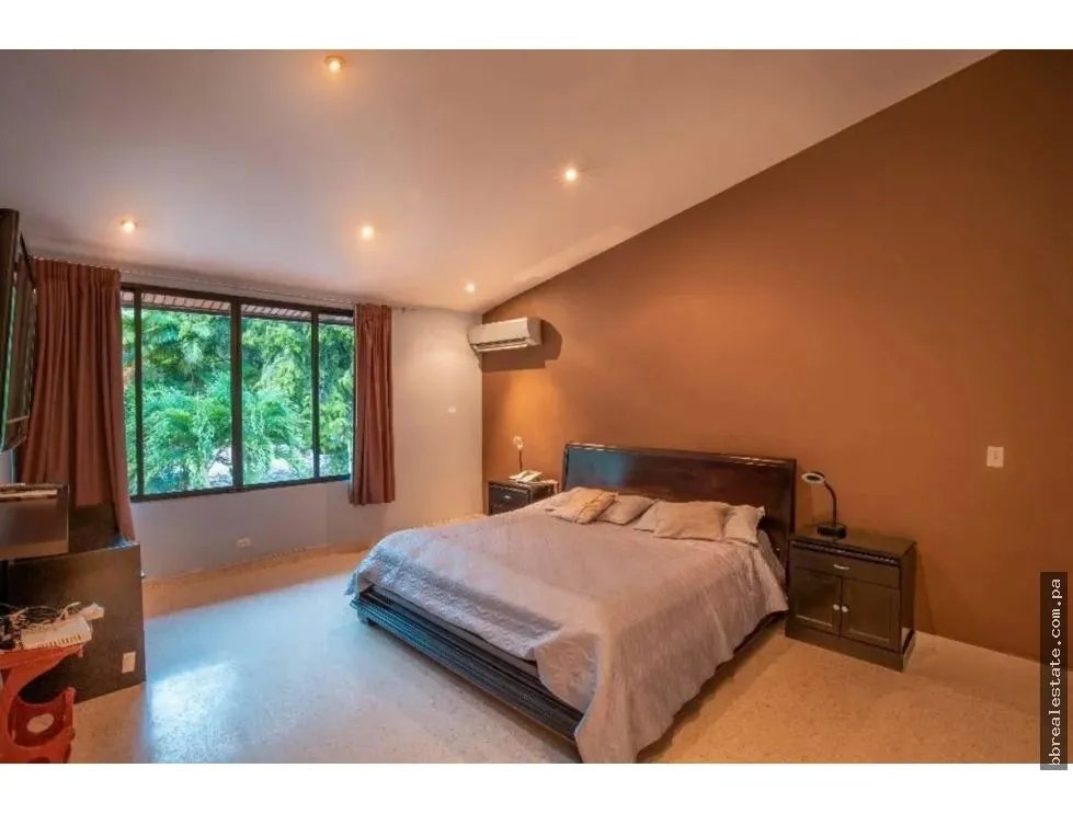 Se vende casa en Obarrio - Residencia o Comercial
