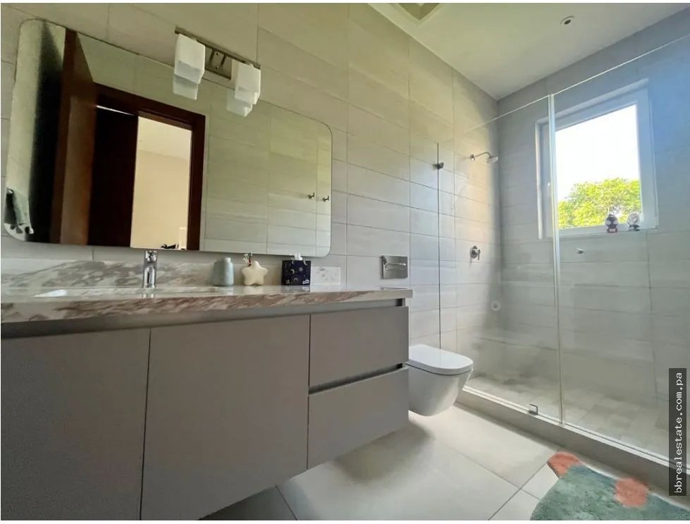 Venta de Casa en Santa Maria, PH The Woods