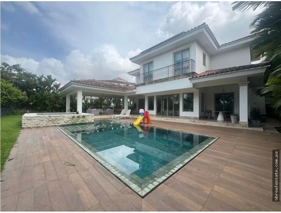 Venta casa en Santa Maria
