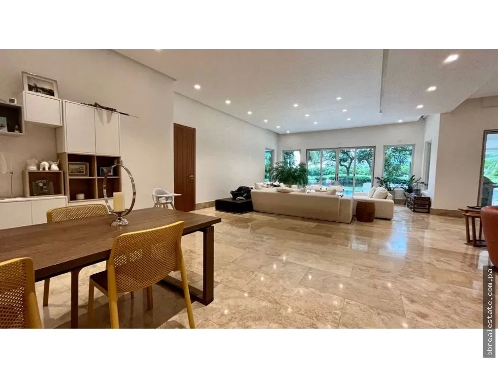 Venta casa en Santa Maria