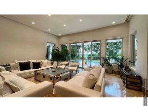 Venta casa en Santa Maria