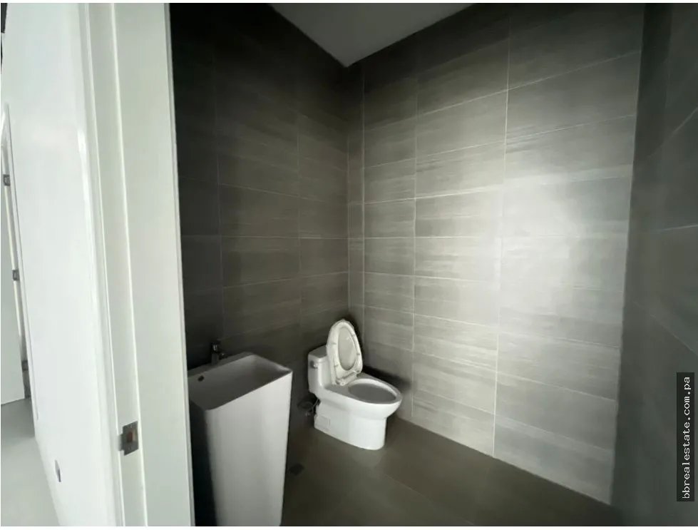 Office for rent in Costa del Este