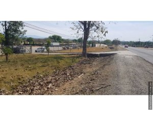 Venta de terreno con oficina en vía inte...