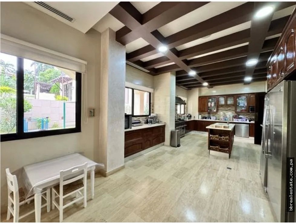 Alquiler de casa amoblada en Clayton