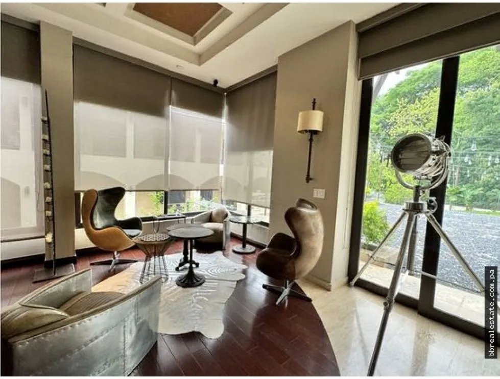 Alquiler de casa amoblada en Clayton