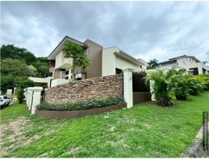Single Family House for rent in Clayton