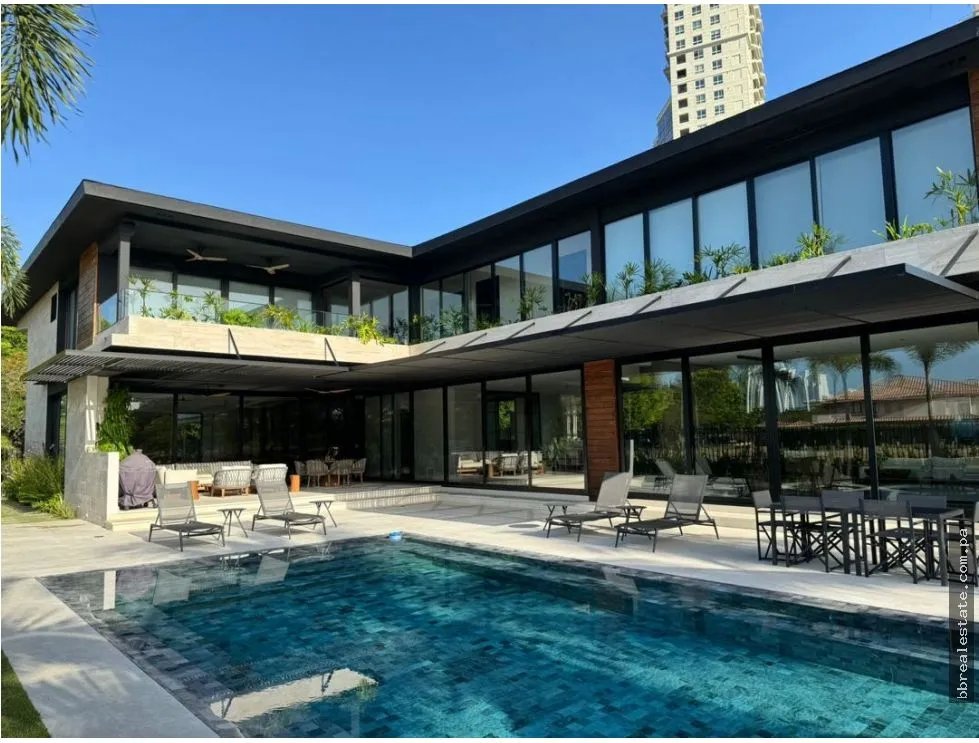 Venta de casa en Santa María