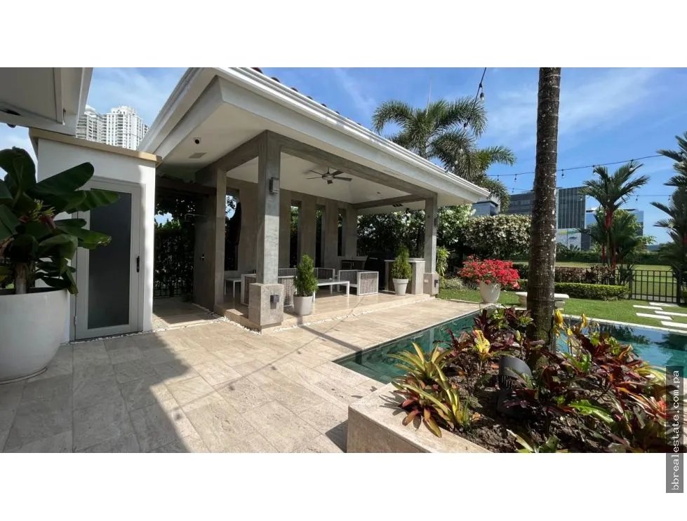 Venta de casa en Santa María