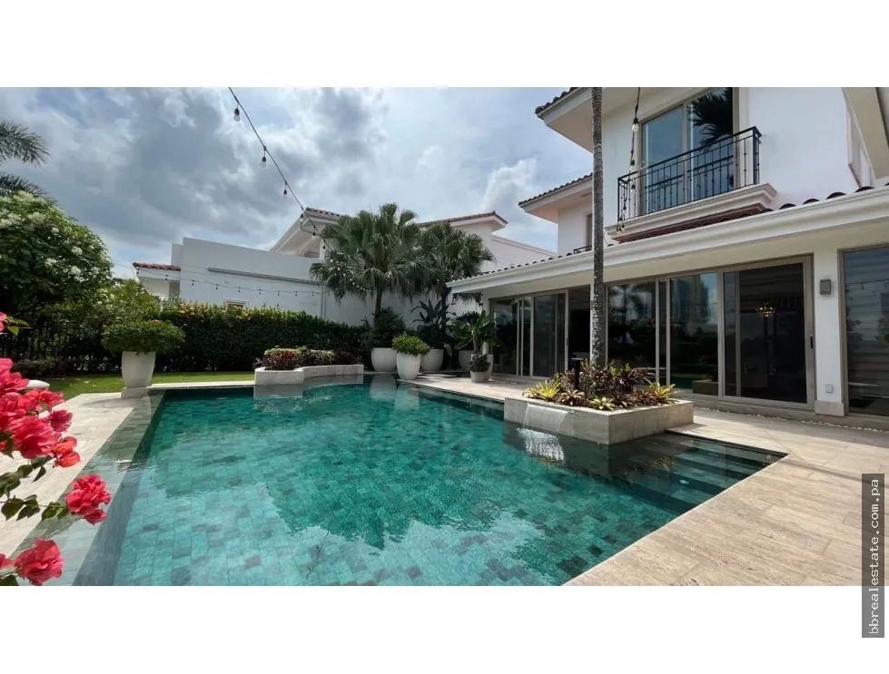 Venta de casa en Santa María