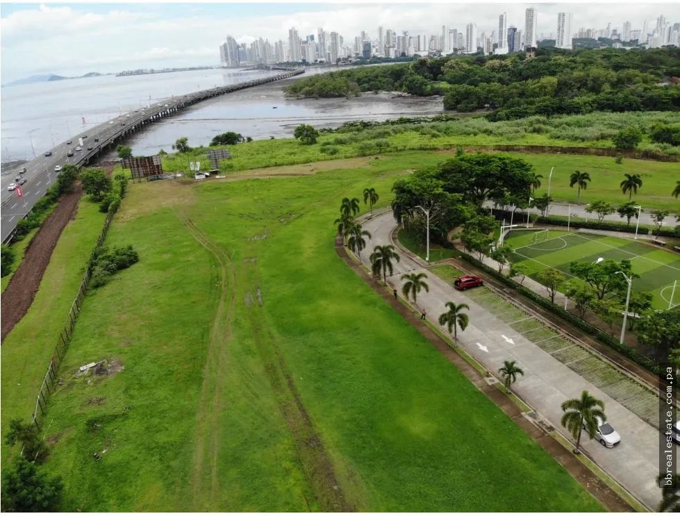 Venta de terreno en  Costa del Este, Primera línea al mar