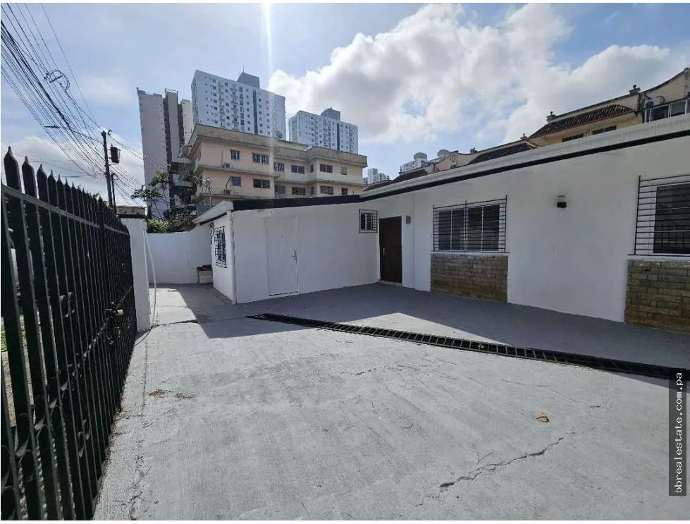 Venta de casa en Hato Pintado, Calle Sauces