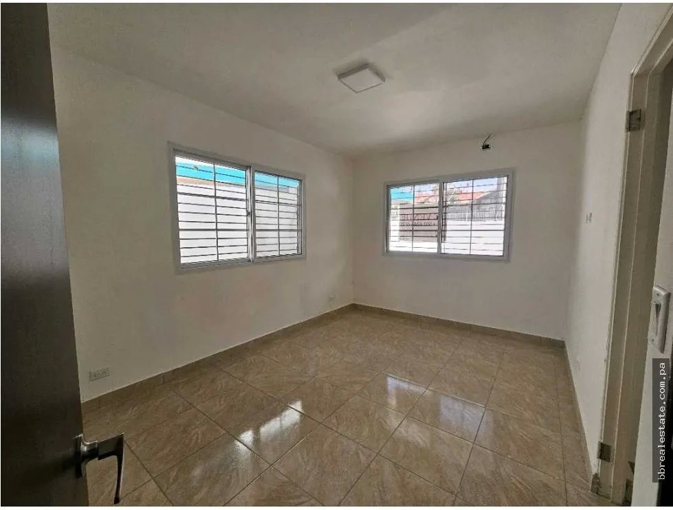 Venta de casa en Hato Pintado, Calle Sauces