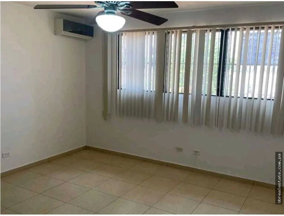 Venta de Casa en la Alameda , Calle principal