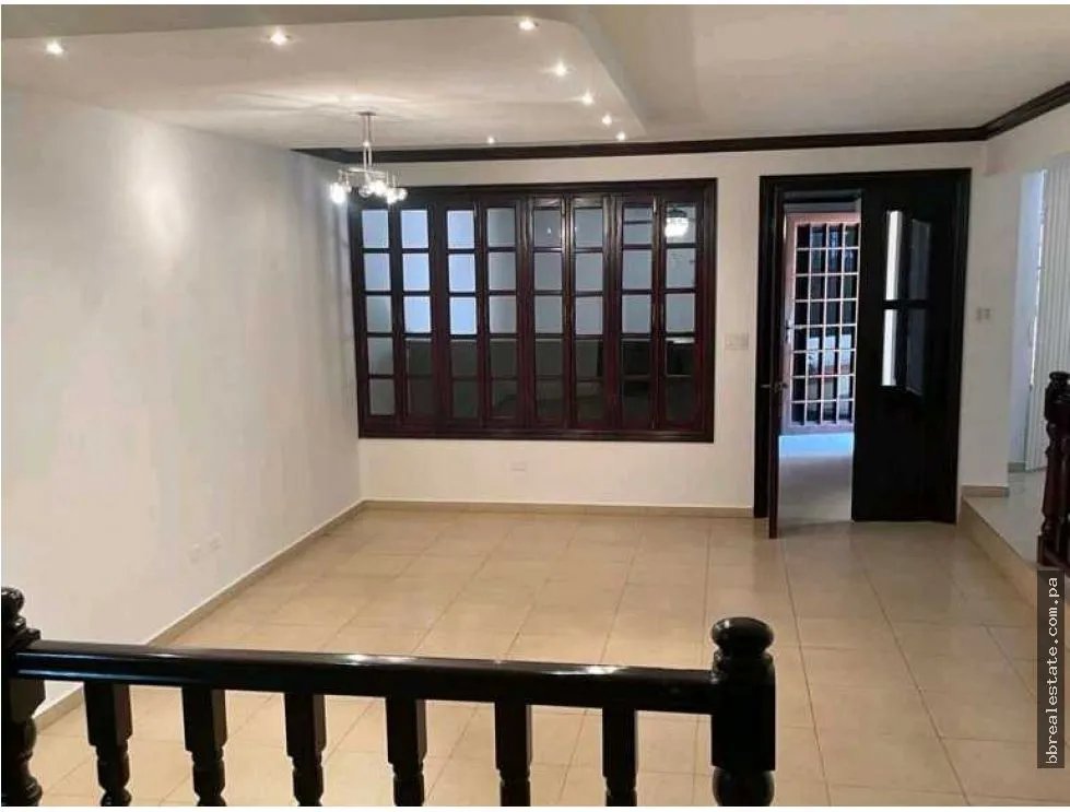 Venta de Casa en la Alameda , Calle principal