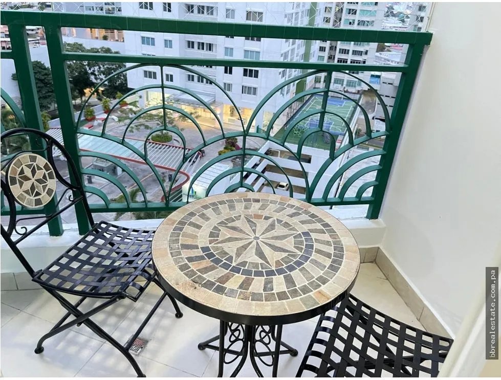 Apartment for sale in Edison Park
