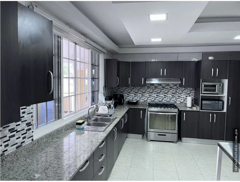 Venta de casa en Villa Lucre, Ph Altos de San Rafael