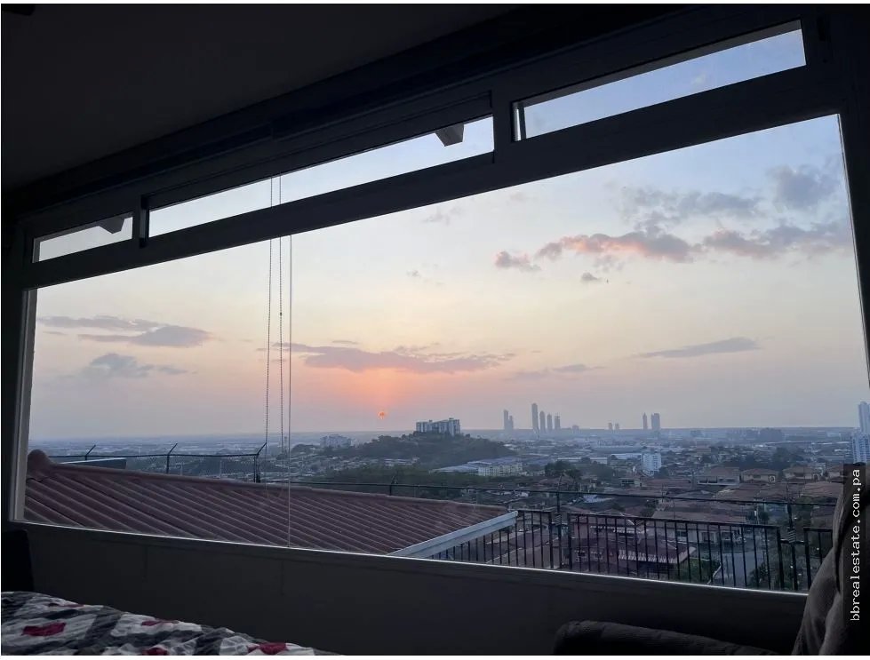 Venta de casa en Villa Lucre, Ph Altos de San Rafael
