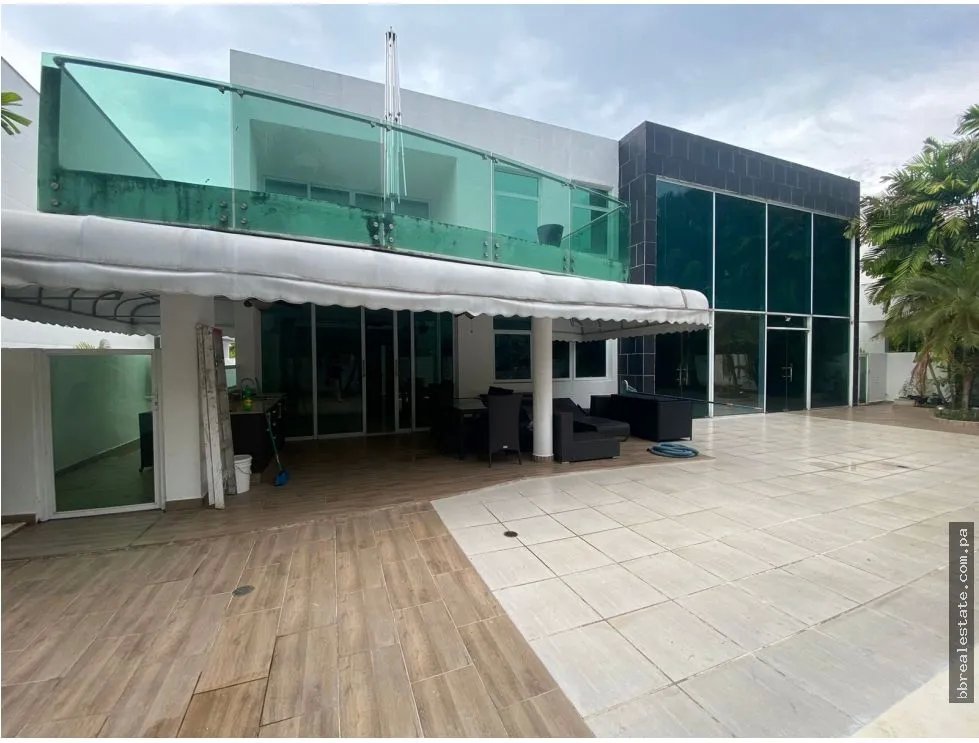 Single Family House for sale in Costa Sur