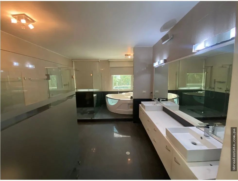 Single Family House for sale in Costa Sur