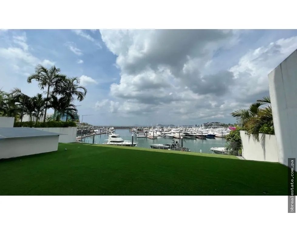 Venta de apartamento en PB en Ocean Reef con piscina privada