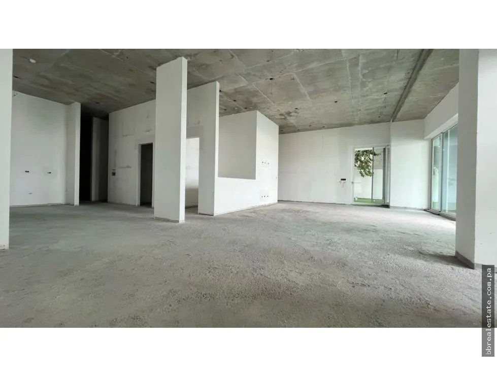 Venta de apartamento en PB en Ocean Reef con piscina privada