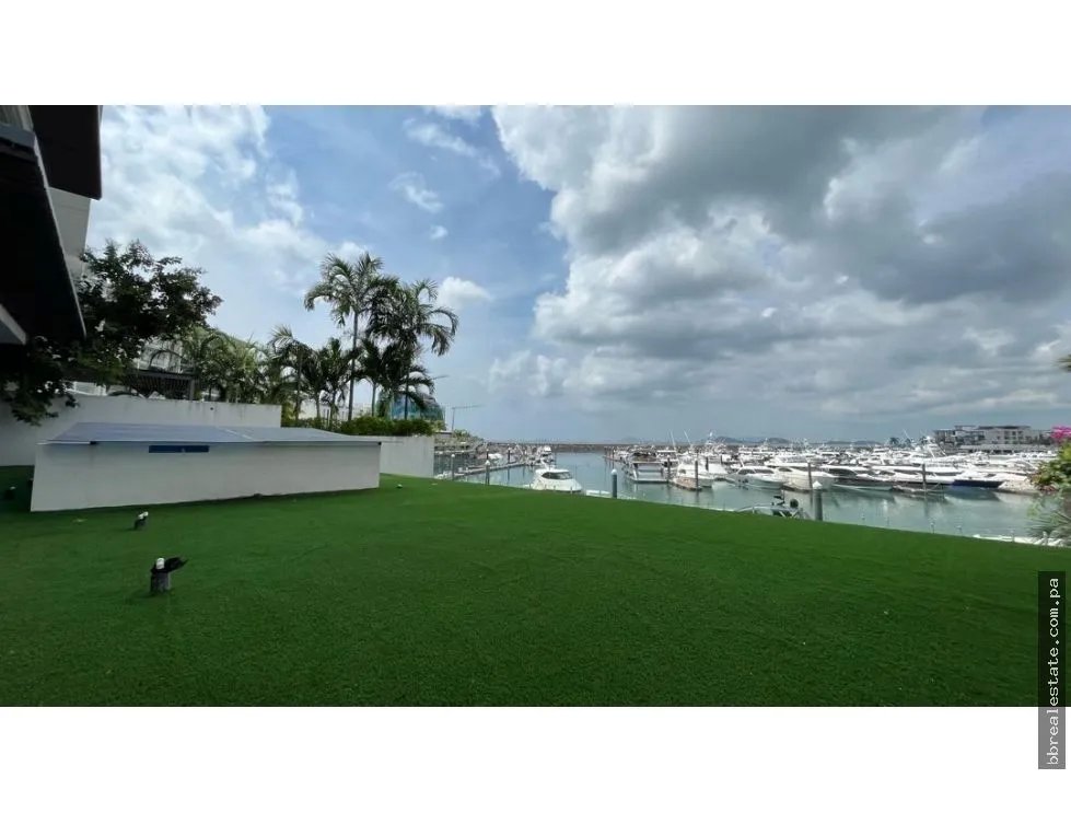 Venta de apartamento en PB en Ocean Reef con piscina privada