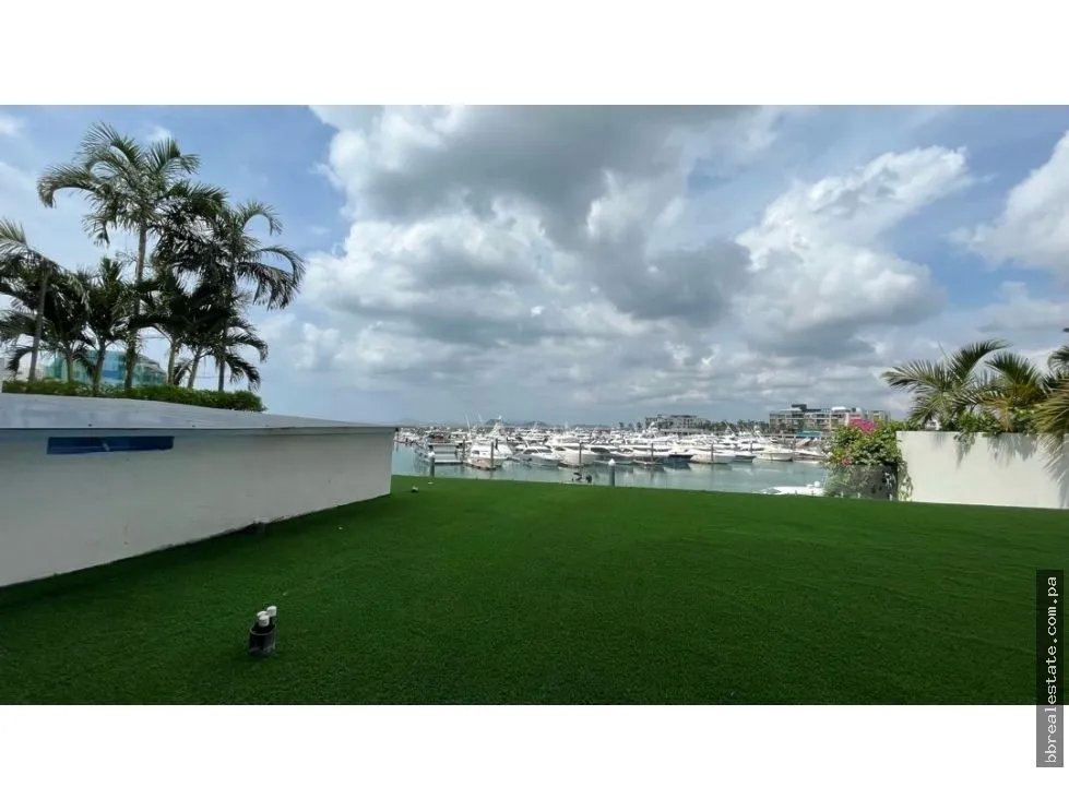 Venta de apartamento en PB en Ocean Reef con piscina privada