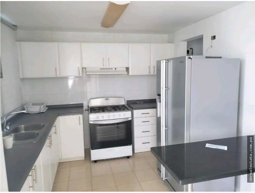 Apartment for sale in Edison Park