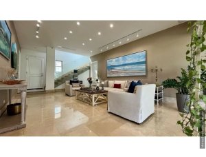 Single Family House for sale in Santa Ma...