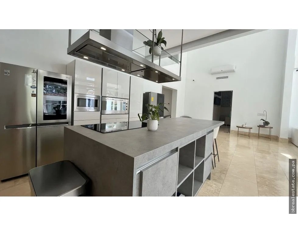 Venta de casa en Santa María, Fairway Estate