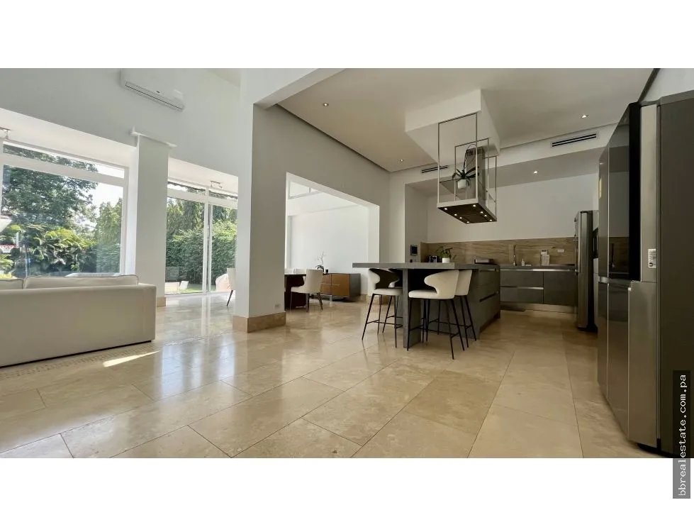 Venta de casa en Santa María, Fairway Estate